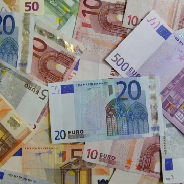 Debt-Mired Ukraine Agrees to Tax Hikes to Unlock New IMF Loans