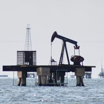 U.S. Begins Official Sale of Venezuelan Oil: First Sale Worth $500 Million