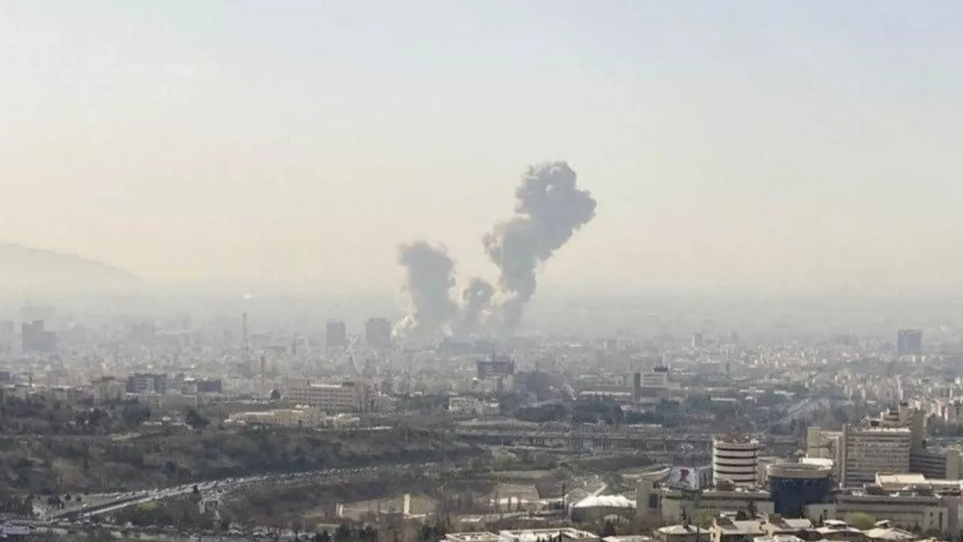 ir-is-abd Israel and the U.S. Launch Airstrikes on Iran: Tehran Begins Retaliation