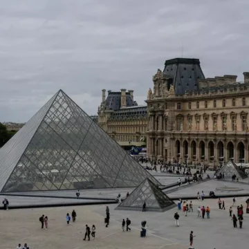 Louvre Museum Director Laurence des Cars Resigns