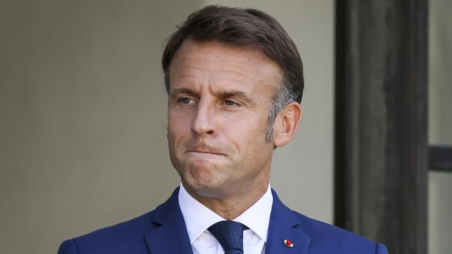 mac-rus Macron Plans to Set Up Direct Communication Channel With Russia