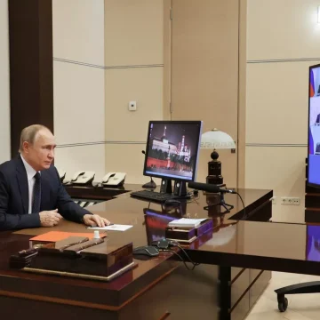 put-guv Putin Holds Meeting with Security Council Members