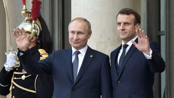 Macron: Technical Preparations Underway for Contact with Putin