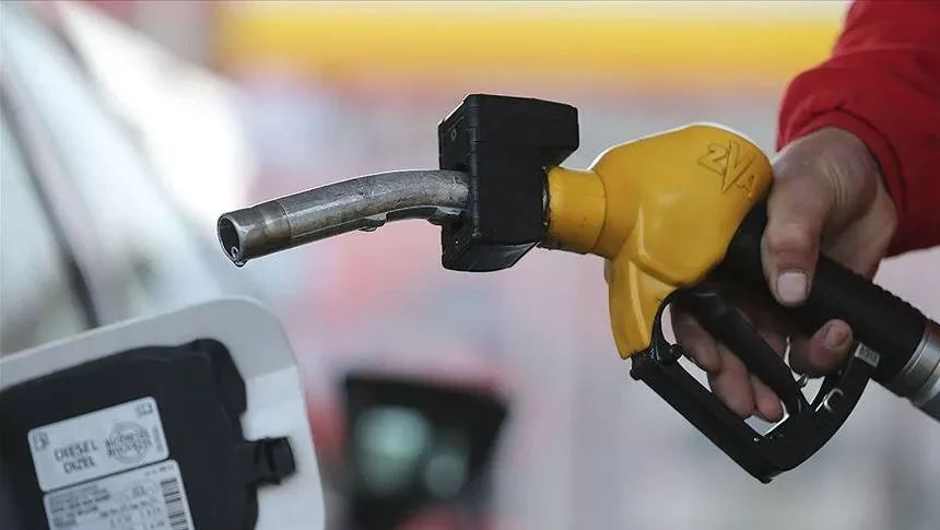 Fuel Crisis in the UK: Prices Rise, Supply Shortages Begin