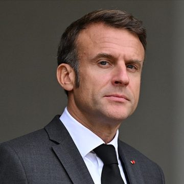 macron-l Macron: Everything must be done to prevent Lebanon from descending into chaos