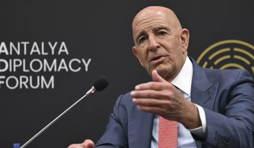 Barrack: Netanyahu does not care about borders or lines