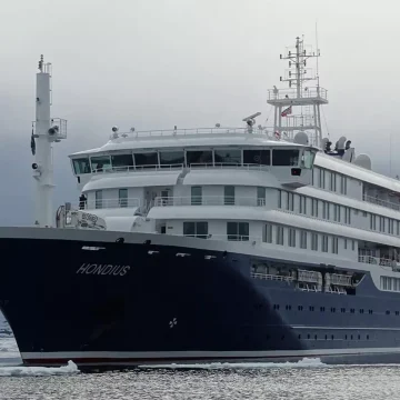 Hantavirus Outbreak on Luxury Cruise Ship in the Ocean: 3 Passengers Dead