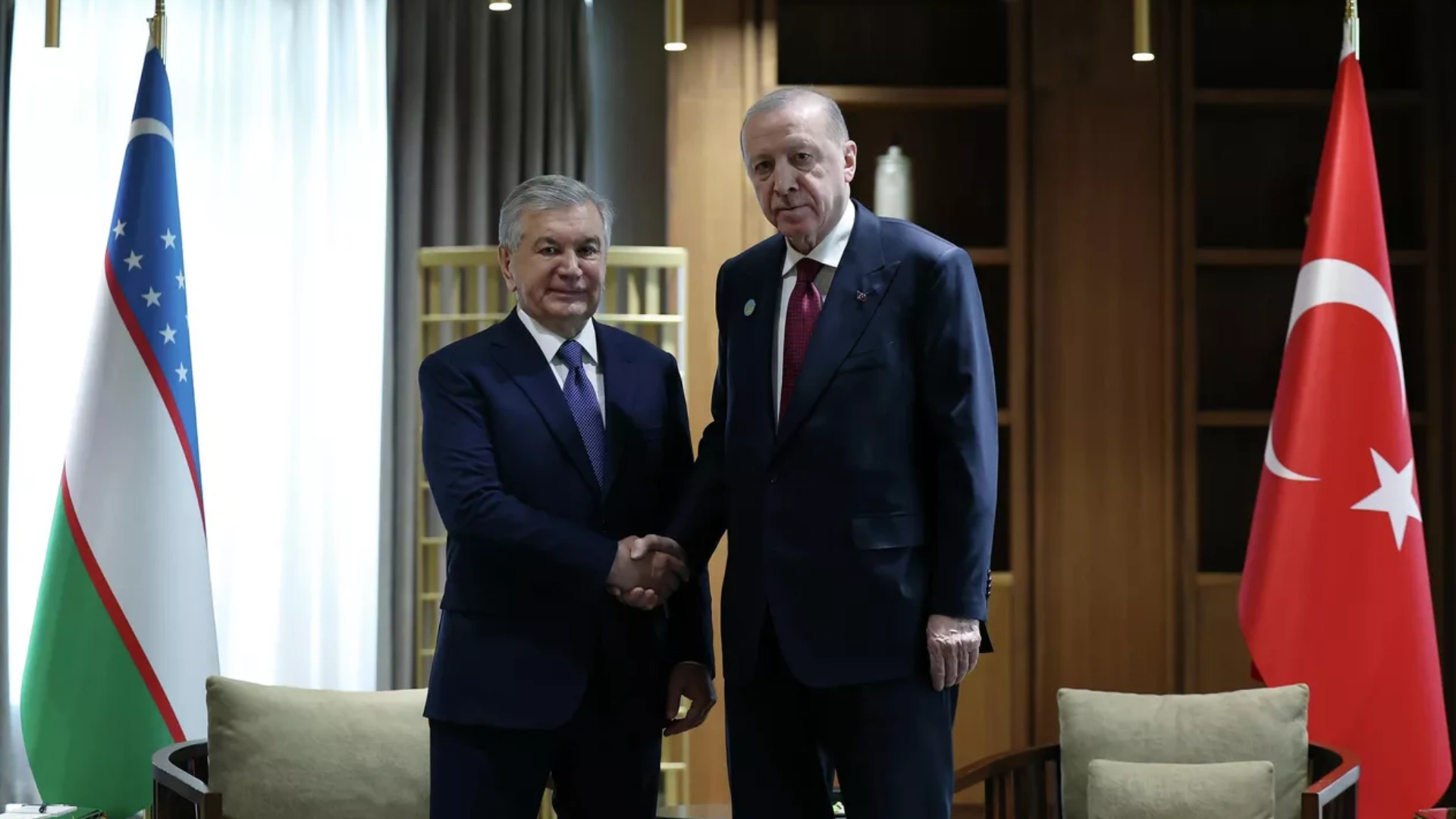 tr-ozb President Recep Tayyip Erdoğan meets with Uzbek President Shavkat Mirziyoyev
