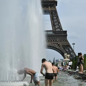 fransa Hundreds of Schools Closed in France Due to Extreme Heat