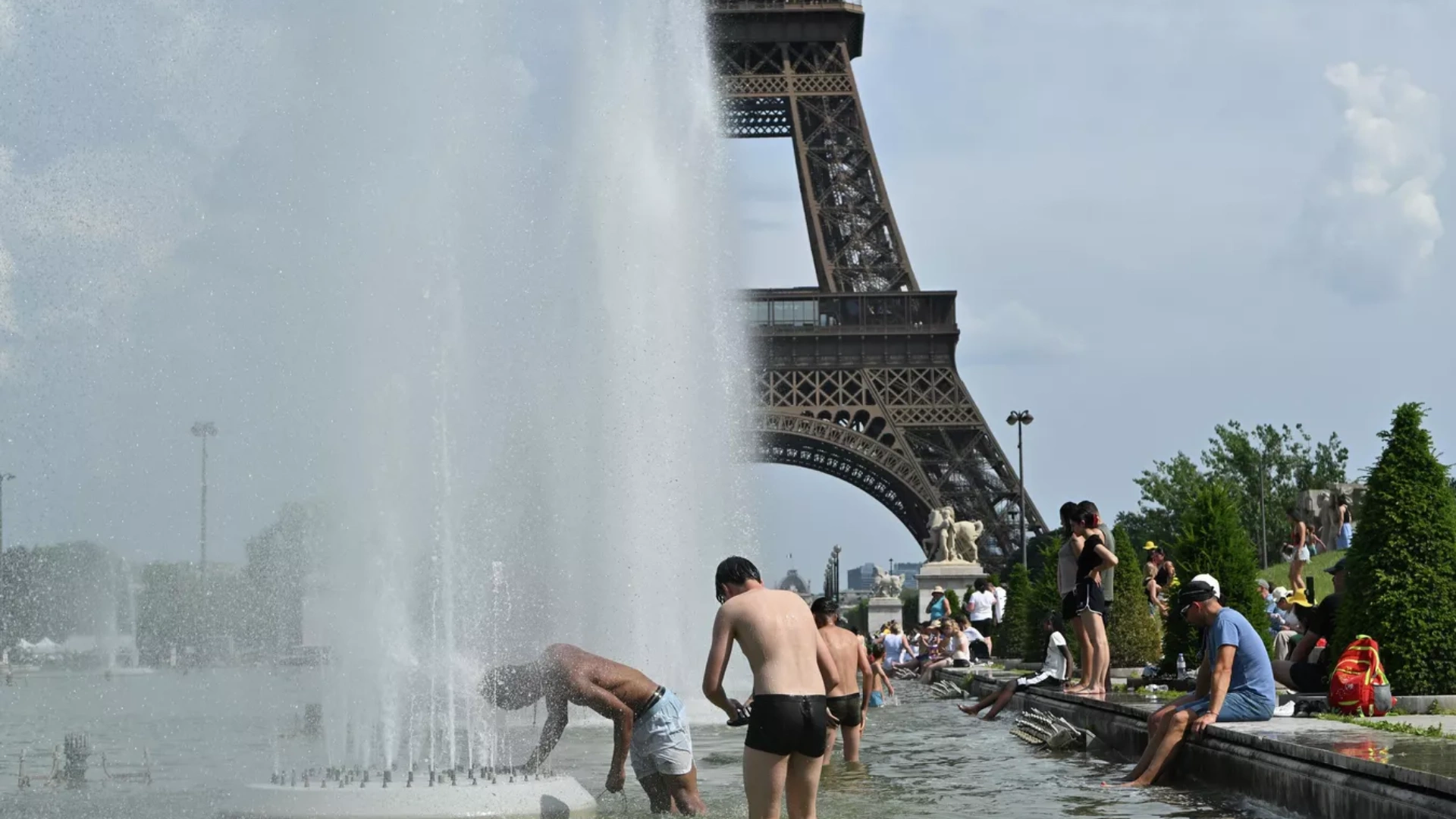 fransa Hundreds of Schools Closed in France Due to Extreme Heat