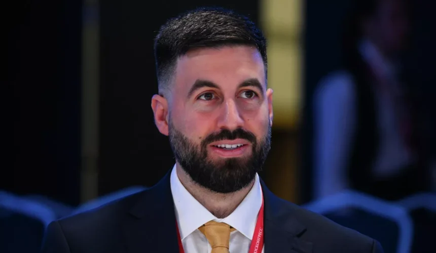 American Journalist Requests Russian Citizenship from Putin