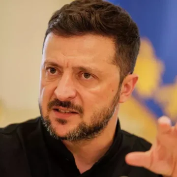 Poland Revokes White Eagle Order Awarded to Zelensky
