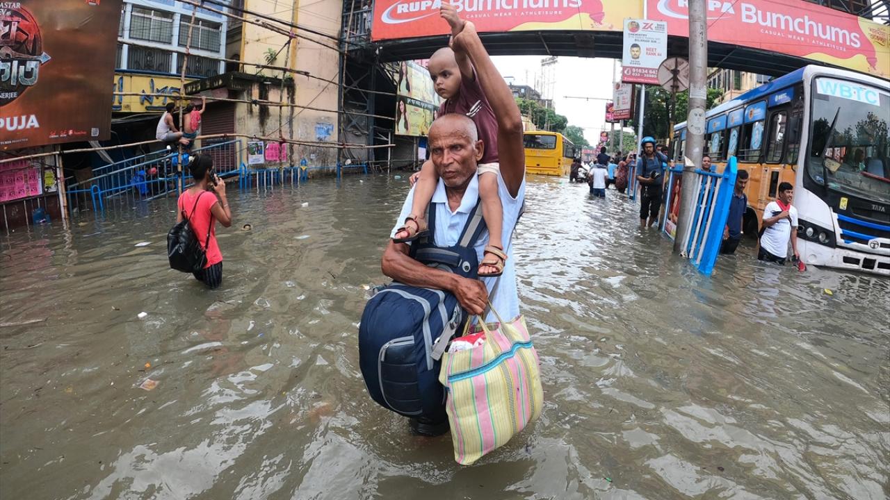 hindistan-sel-aa-2400945 Death Toll from Floods in Northeast India Rises to 61