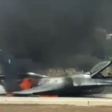 yunan Greek F-16 Fighter Jet Makes Emergency Landing at Zakynthos Airport