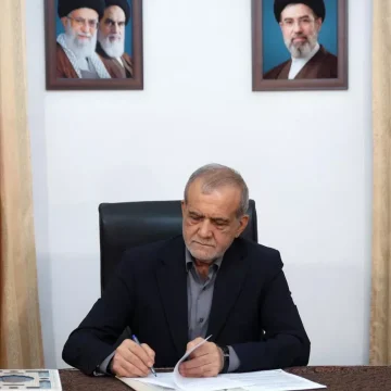 pezeskiyan Pezeshkian: We Stand Behind the Decisions Palestinian Leaders Make in the Negotiation Process